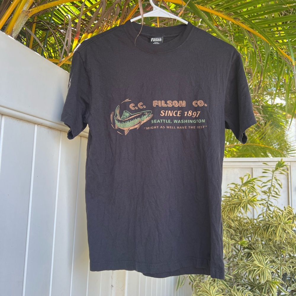 SMALL Filson Black fish Graphic T-Shirt for
